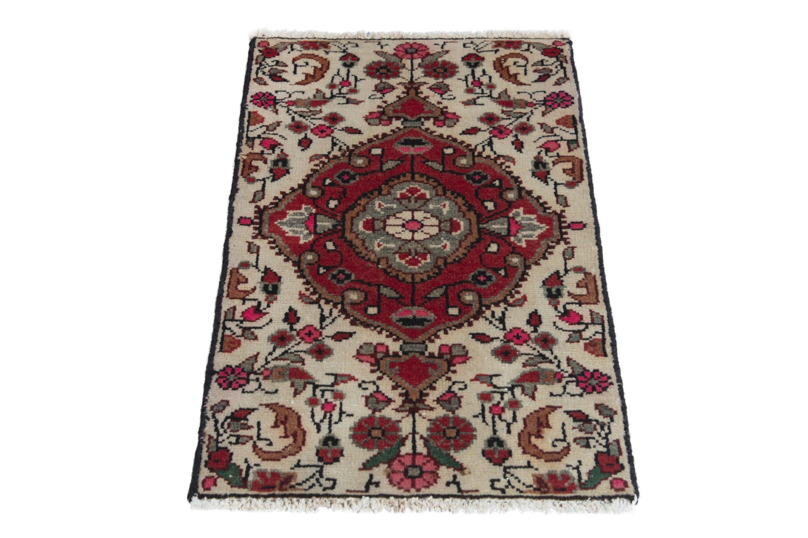Persian Hamedan accent rug in ivory and deep red, view 2 of 9