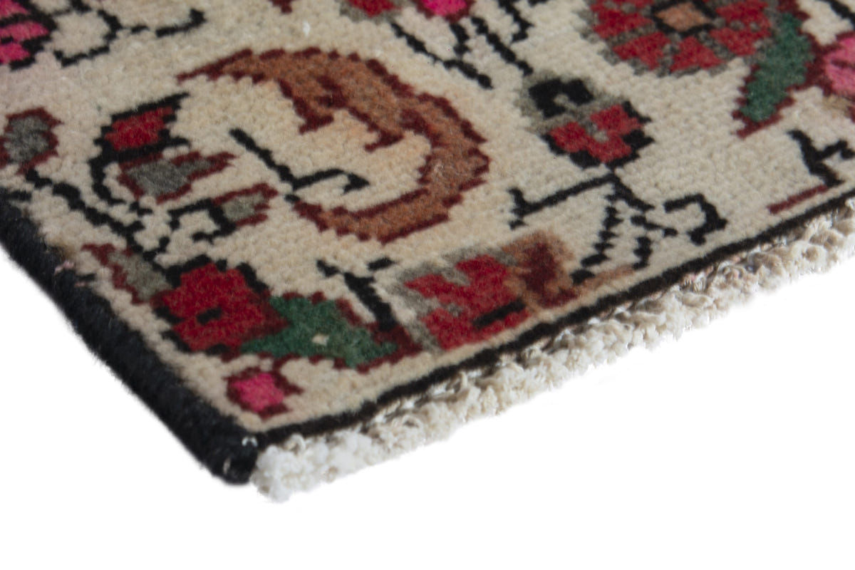 Persian Hamadan accent rug in ivory and deep red, view 6 of 10