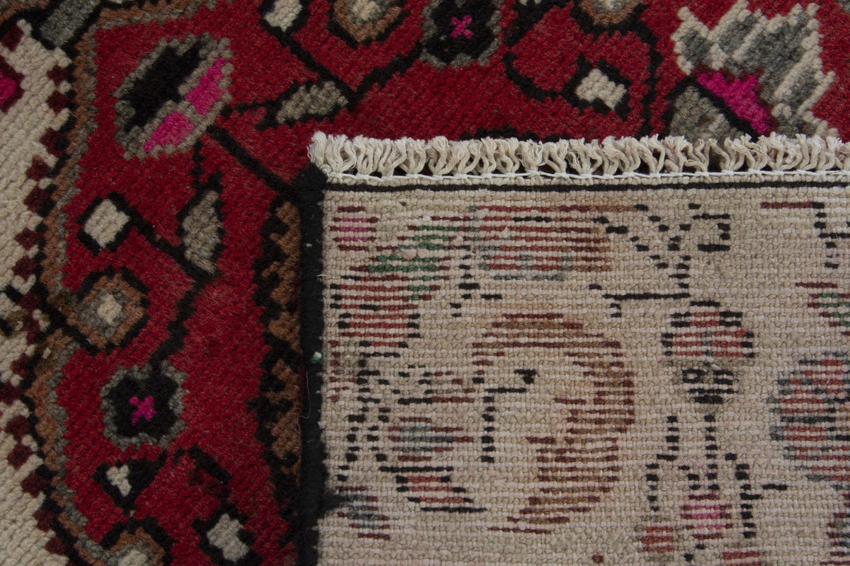 Persian Hamadan accent rug in ivory and deep red, view 10 of 10