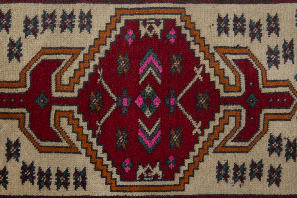 Persian Torkaman accent rug in cream and deep red, view 7 of 8