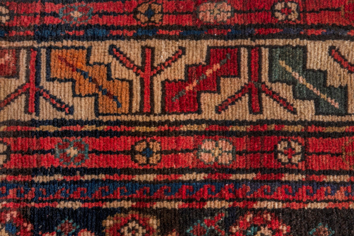 3131, Persian Hamadan Area Rug