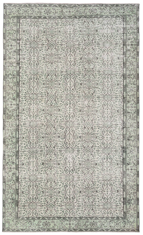 8486, Turkish Manisa Area Rug