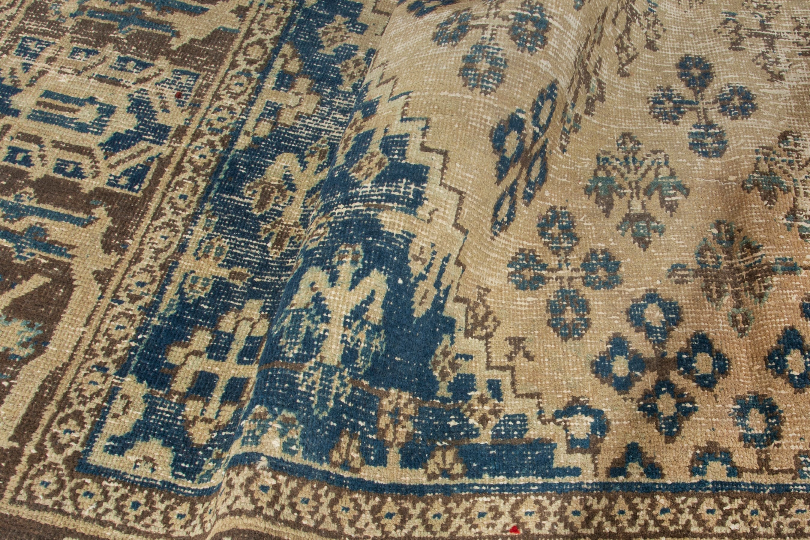 Persian Hamedan area rug in cream and navy, view 16 of 21