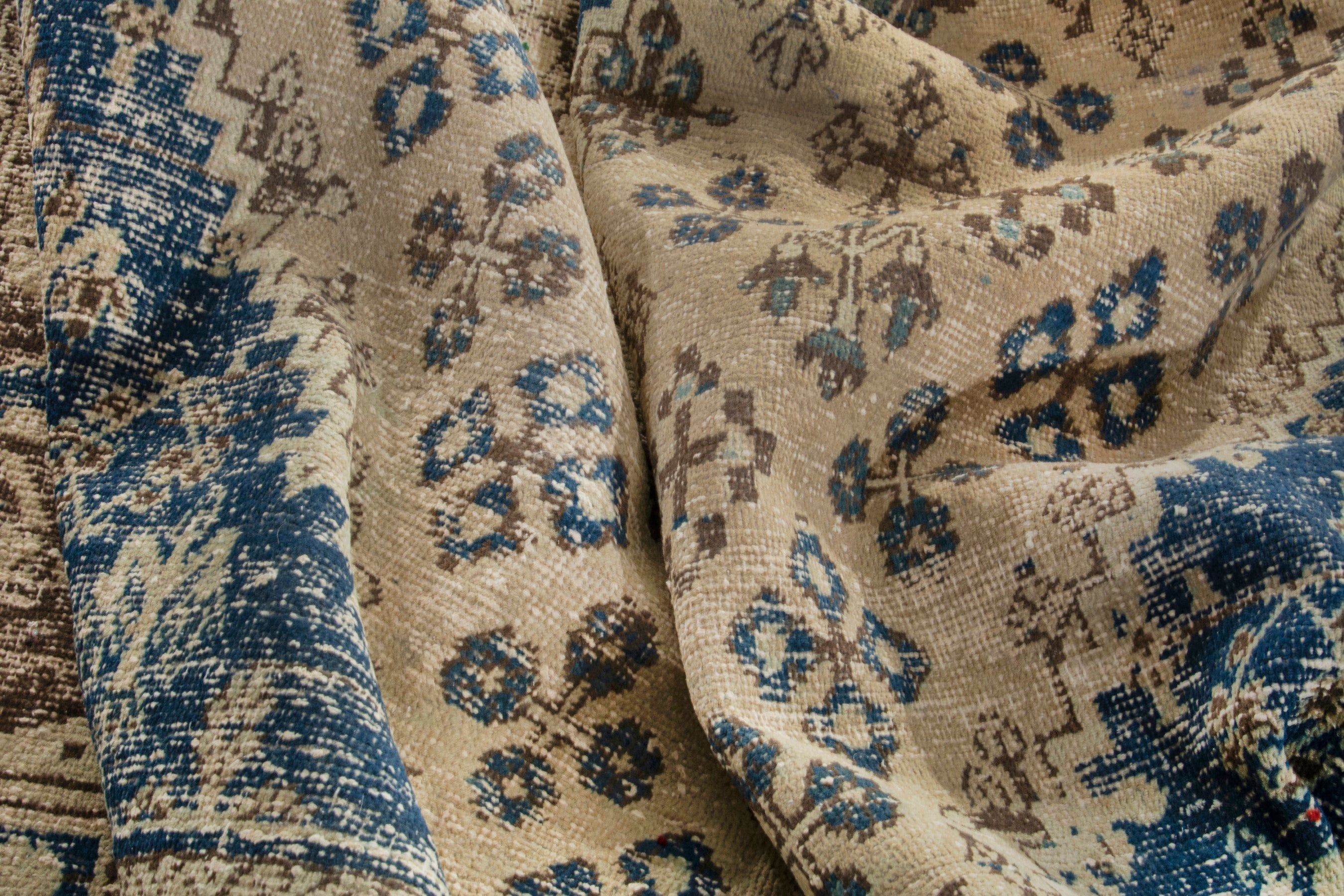 Persian Hamedan area rug in cream and navy, view 20 of 21