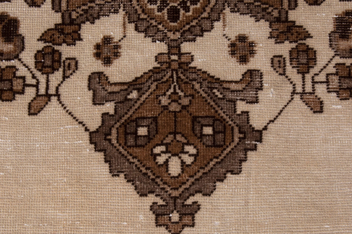 3522, Persian Ferdos Oversized Rug