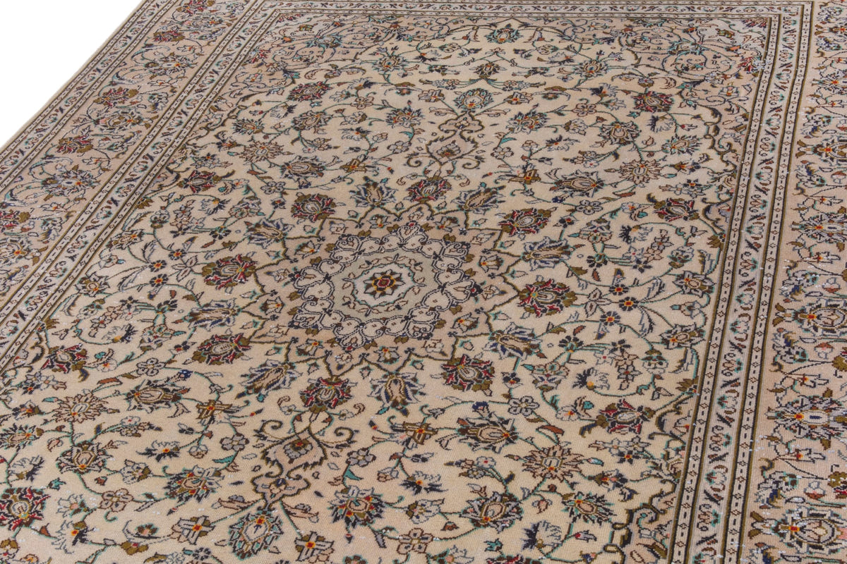 3524, Persian Kashan Area Rug