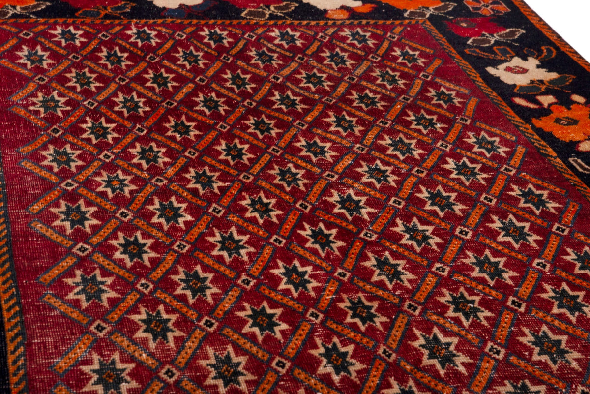 3686, Persian Shiraz Area Rug