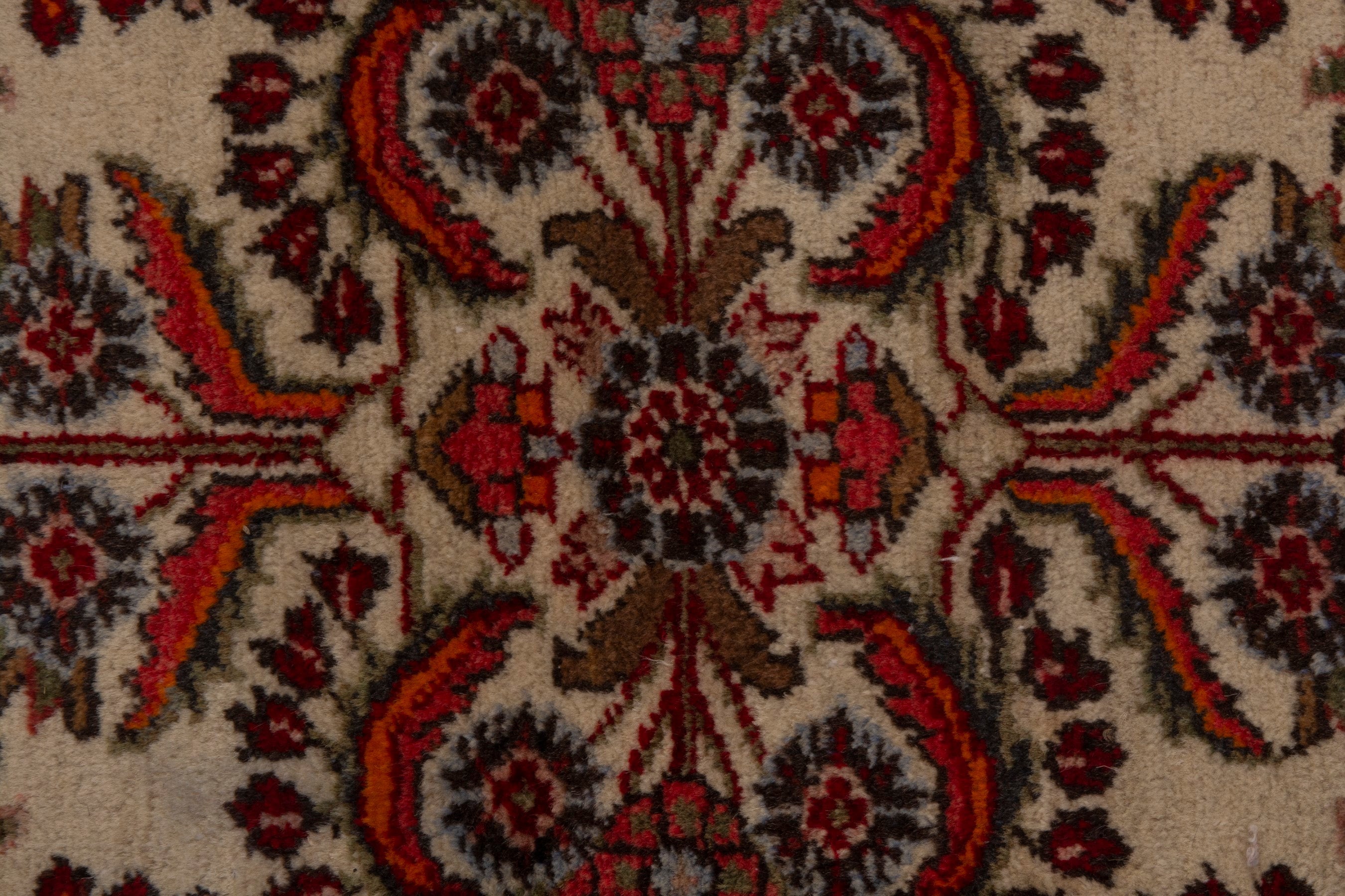 Persian Hamedan accent rug in cream and deep red, view 6 of 7
