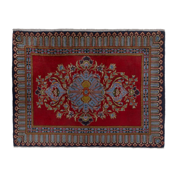3900 - Persian Kashan Accent Rug 2'11