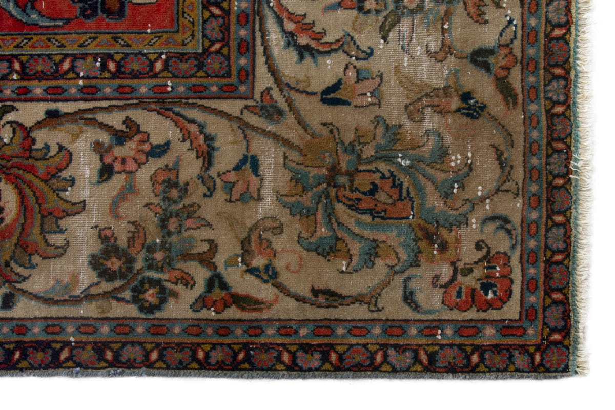 3905, Persian Sarouk Oversized Rug