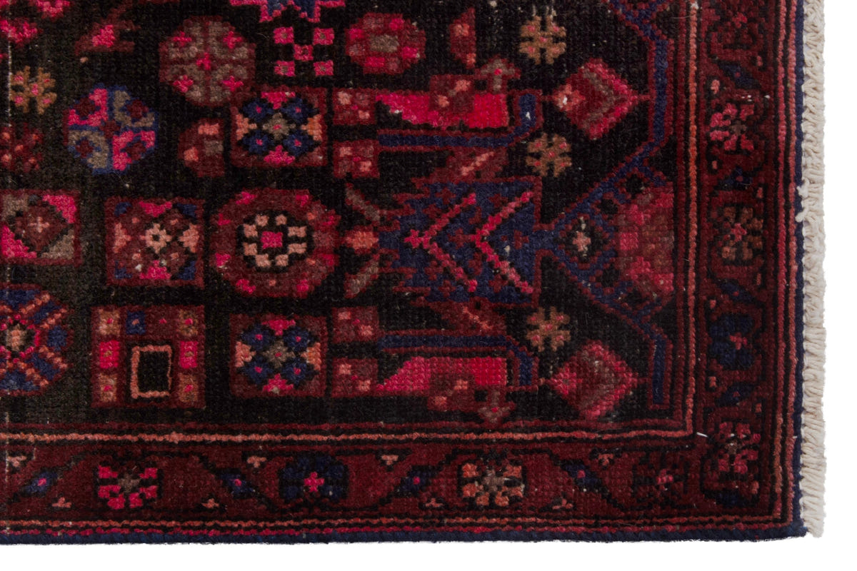 3908, Persian Zanjan Area Rug