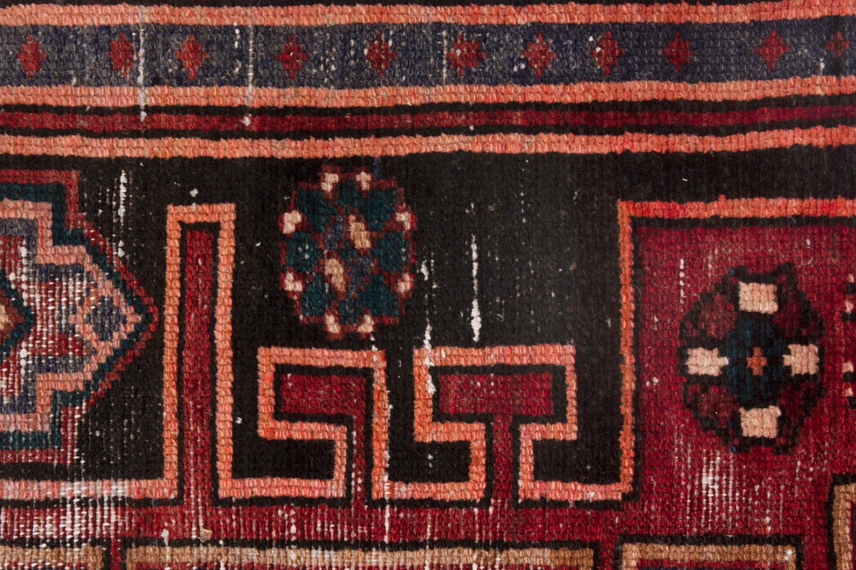 3916, Persian Zanjan Area Rug