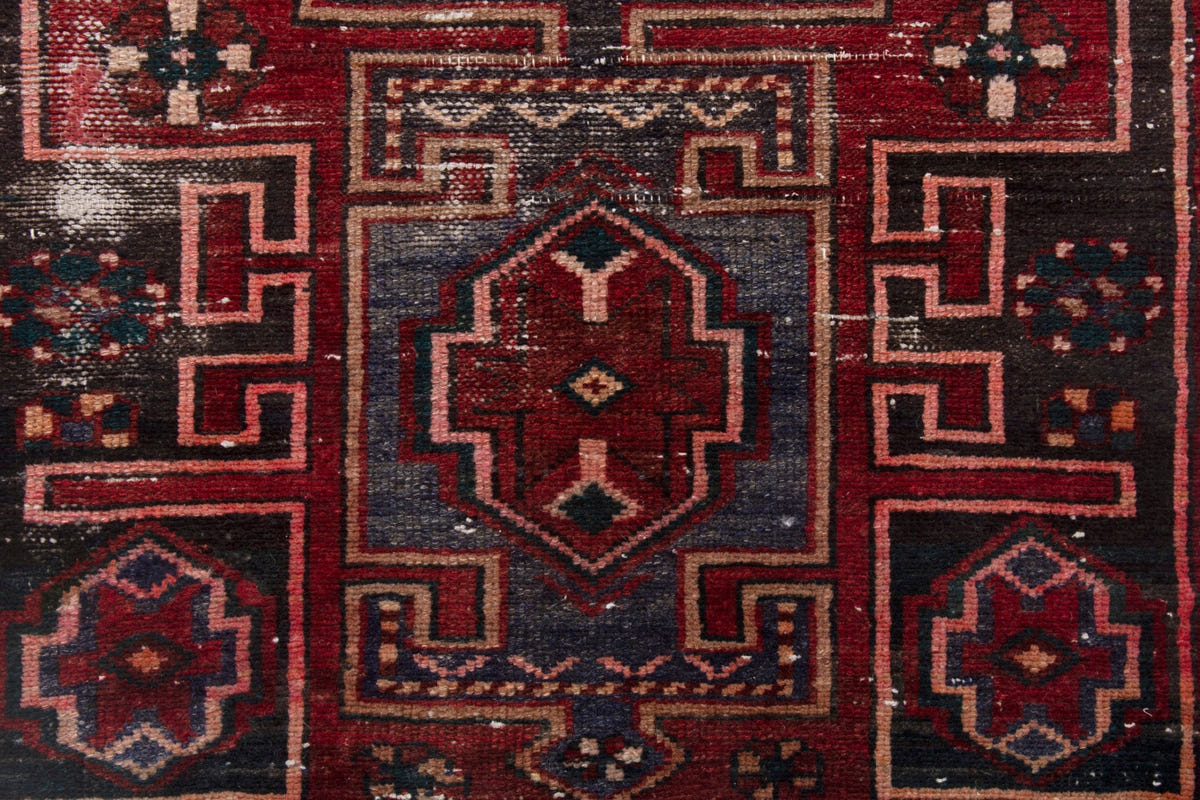 3916, Persian Zanjan Area Rug