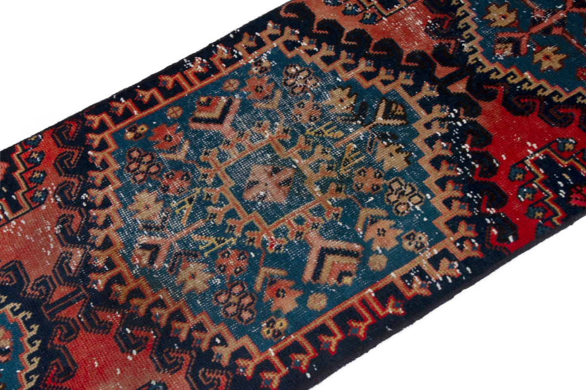 3981, Persian Vist Runner Rug