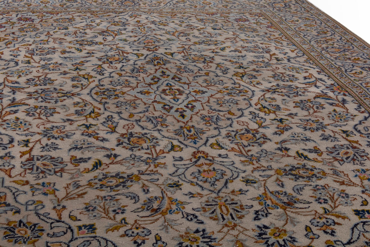 4269, Persian Kashan Area Rug