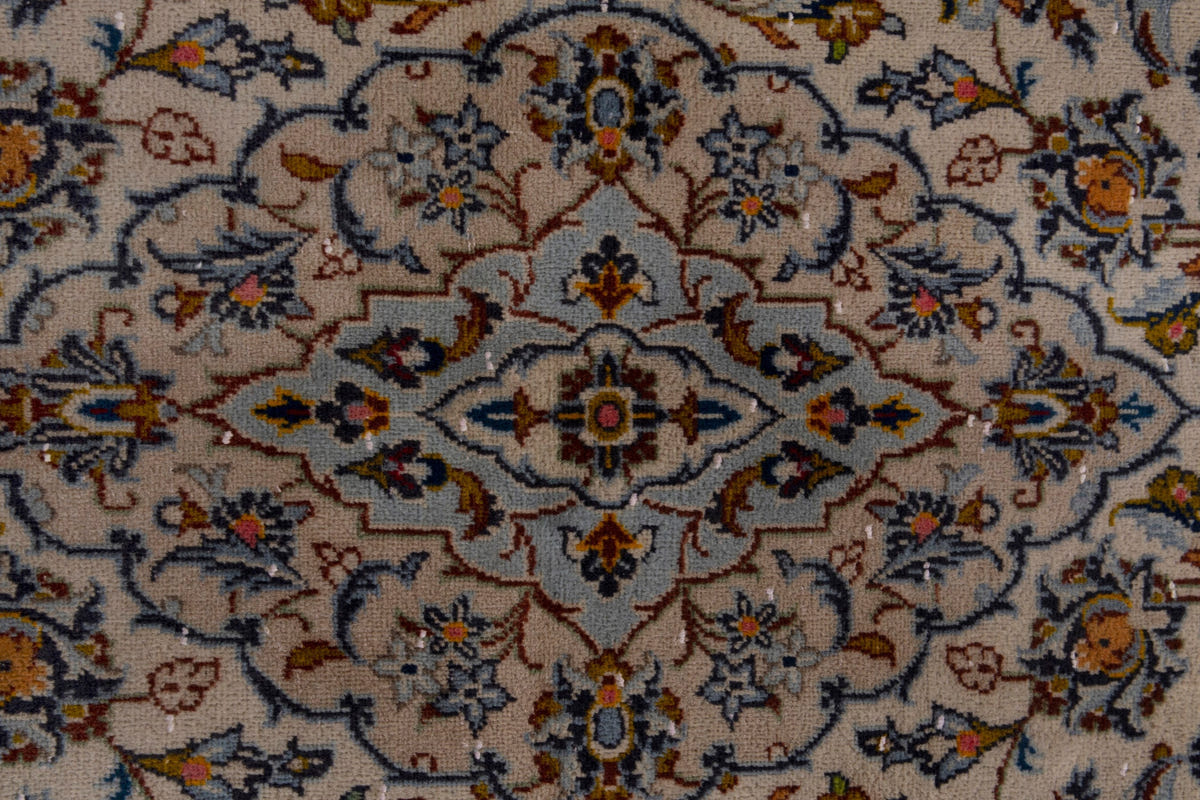 4269, Persian Kashan Area Rug