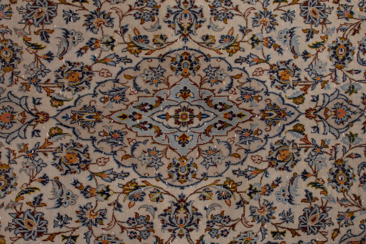 4269, Persian Kashan Area Rug