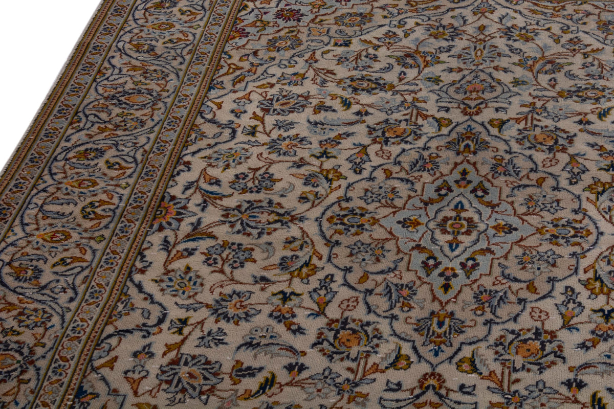4269, Persian Kashan Area Rug
