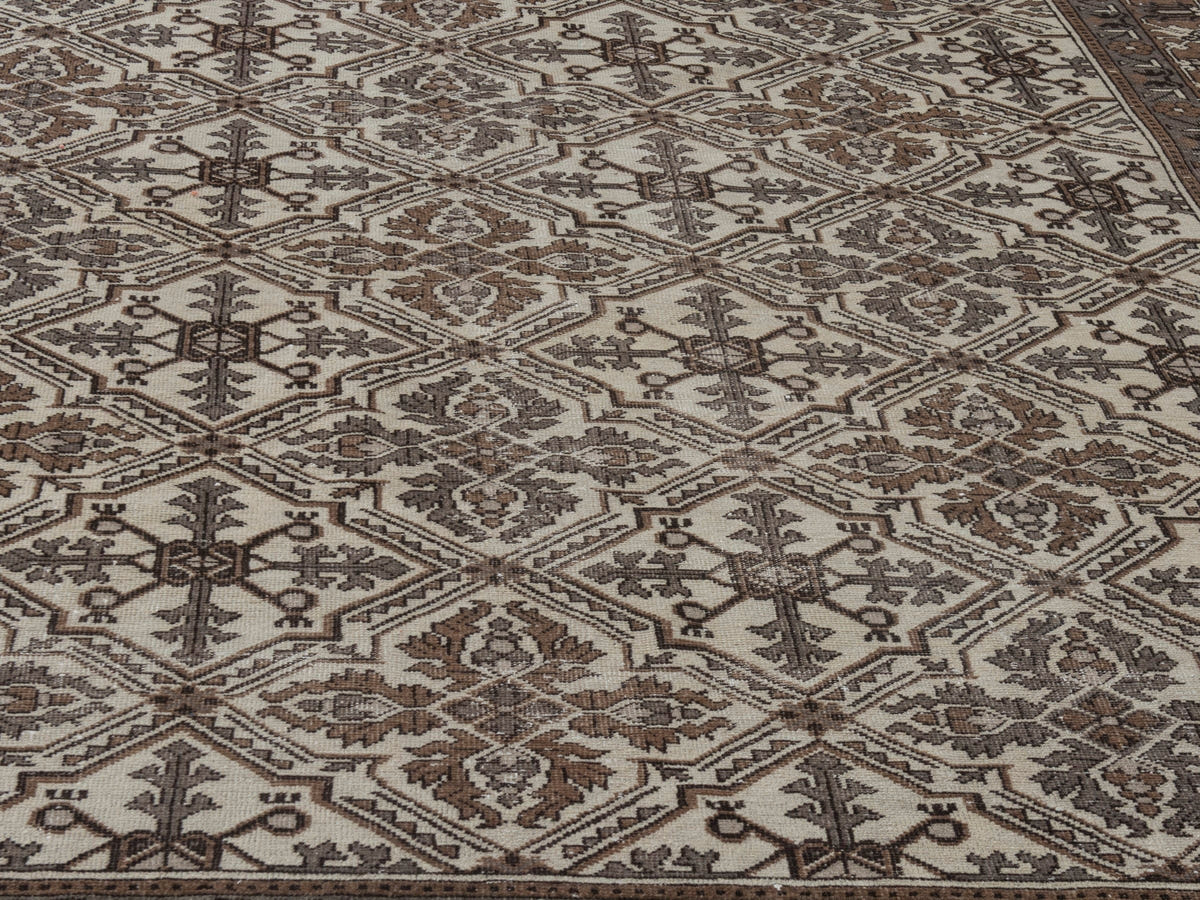 4460, Persian Ferdos Oversized Rug