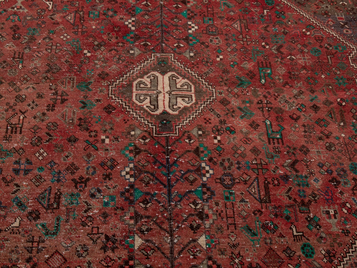 4700, Persian Shiraz Area Rug