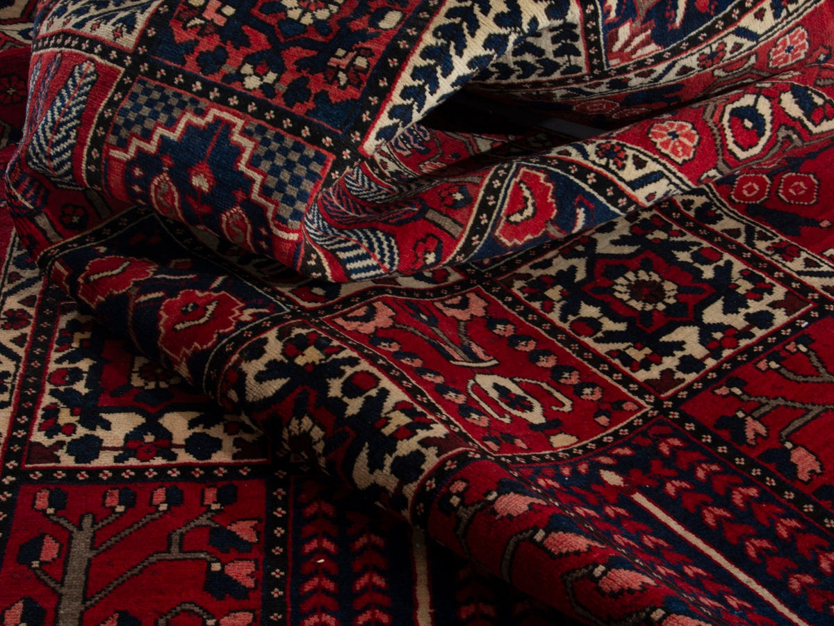 4715, Persian Bakhtiari Oversized Rug