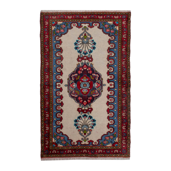 Persian Lilihan accent rug in cream and burgundy, 2'6" x 4'9"