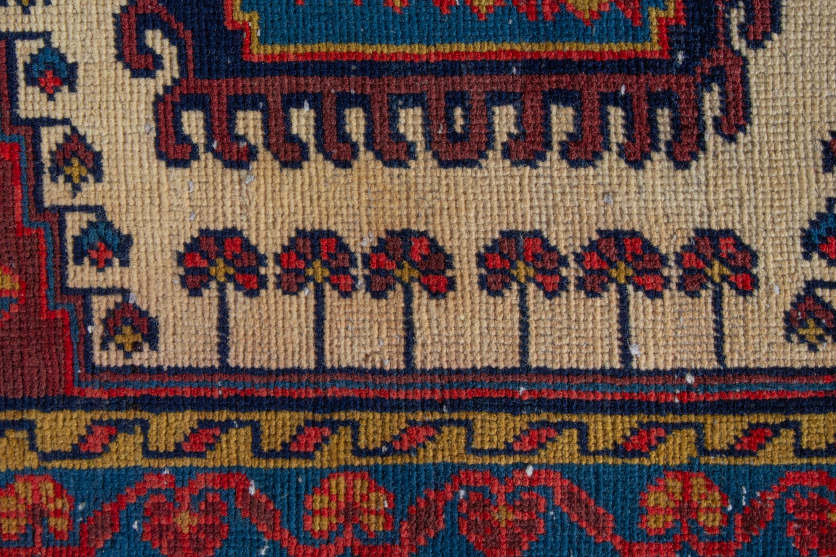 Persian Vist accent rug in cream and deep red, view 11 of 16