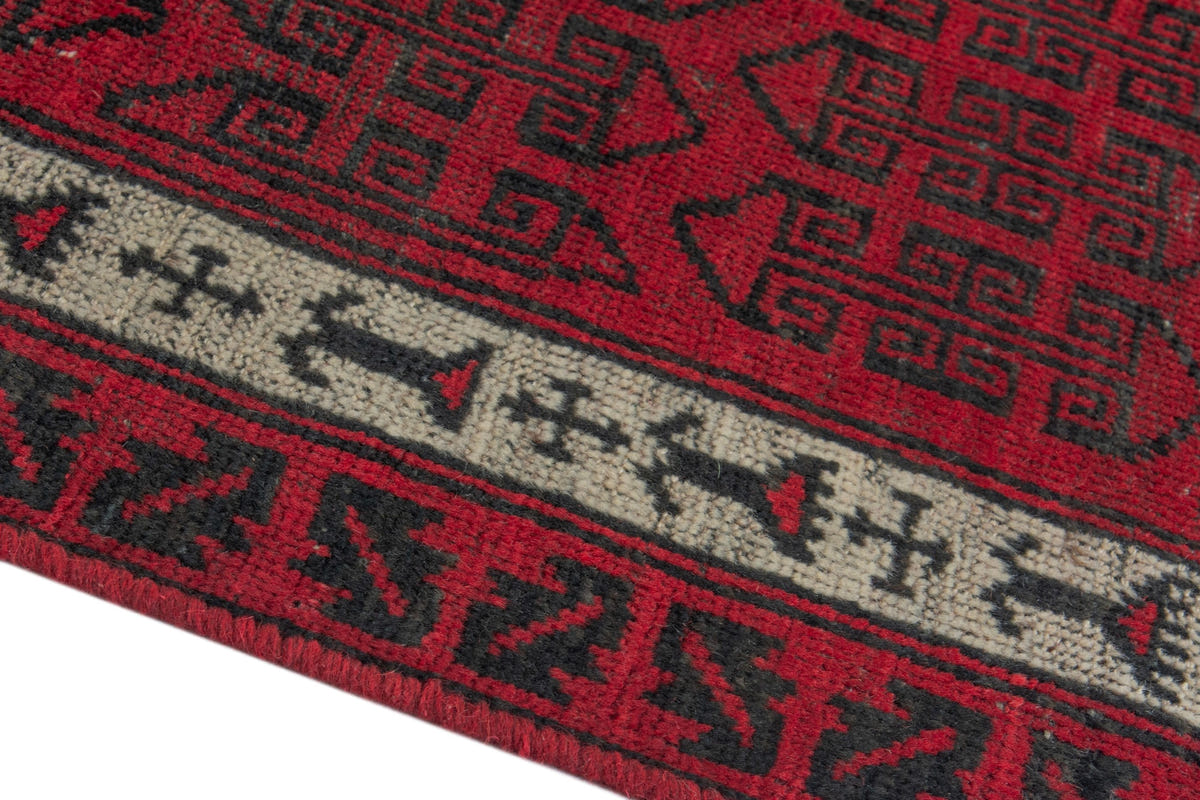 5015, Persian Baluch Area Rug
