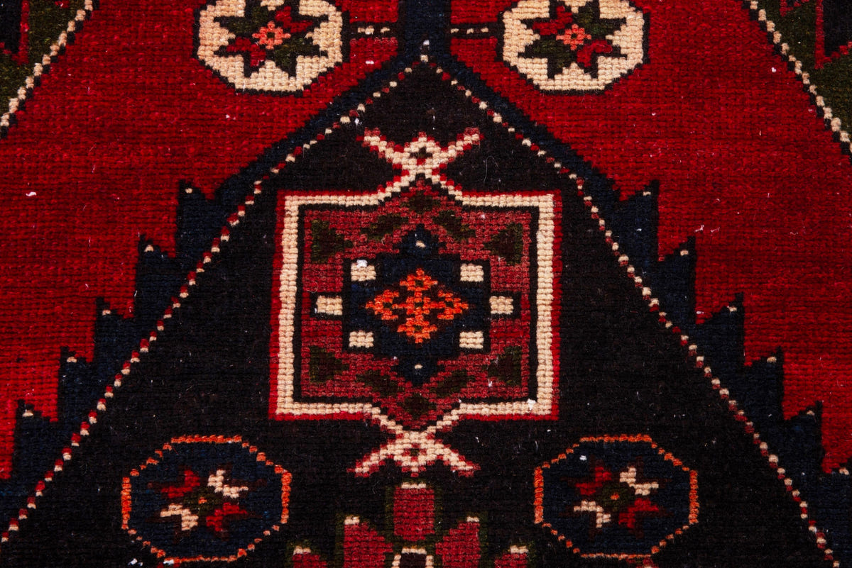 5019, Persian Saveh Area Rug