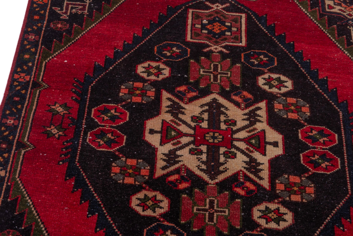 5019, Persian Saveh Area Rug