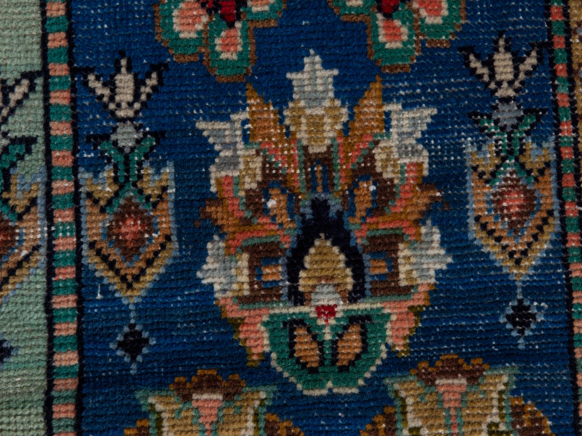 5483, Persian Shiraz Area Rug