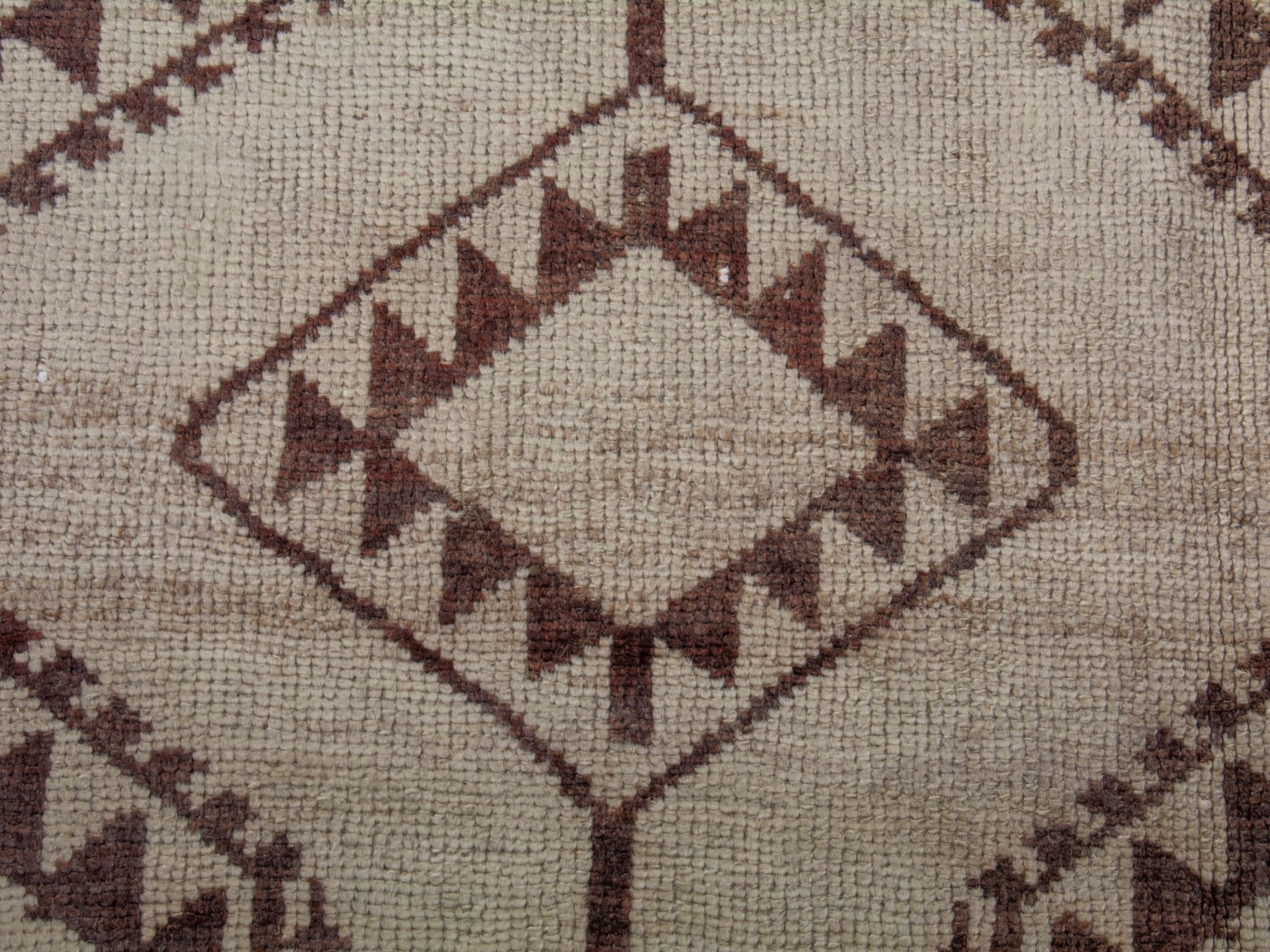 Persian Shiraz area rug in cream and faded red, view 12 of 18