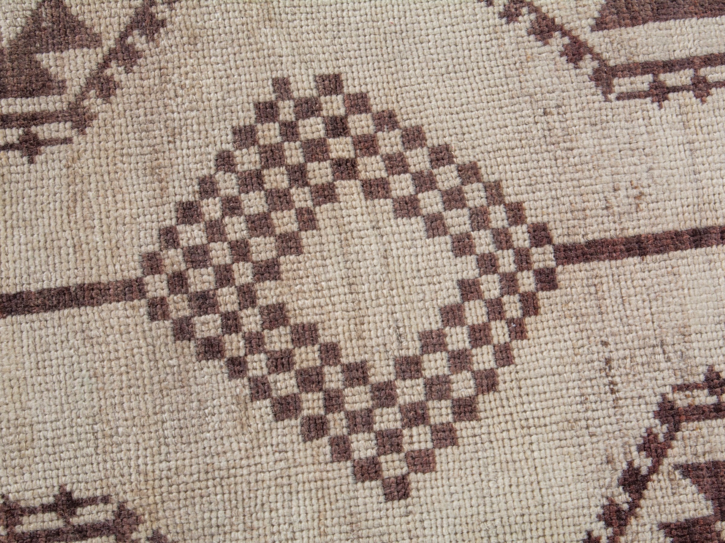 Persian Shiraz area rug in cream and faded red, view 14 of 18