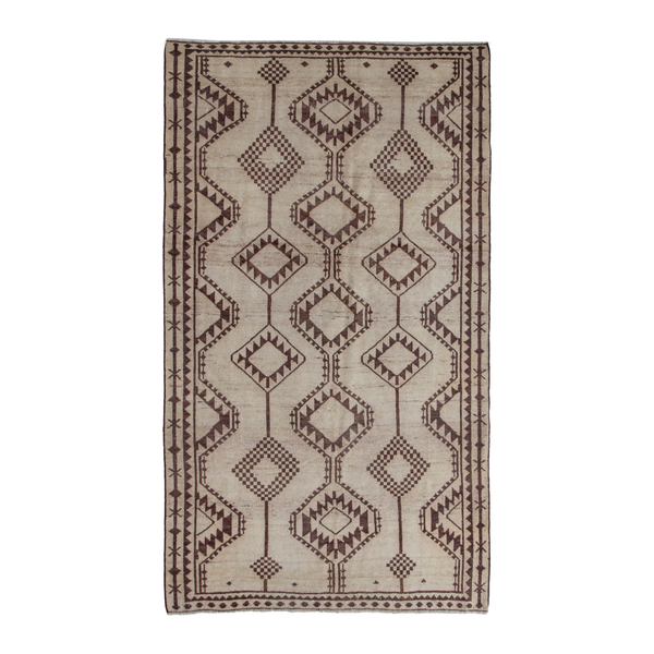 Persian Shiraz area rug in cream and faded red, 4'11" x 8'4"