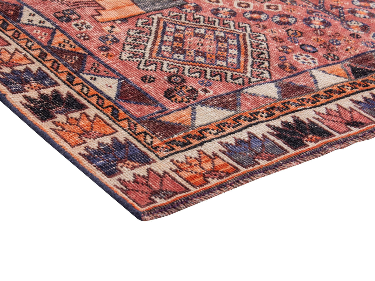 5500, Persian Shiraz Area Rug