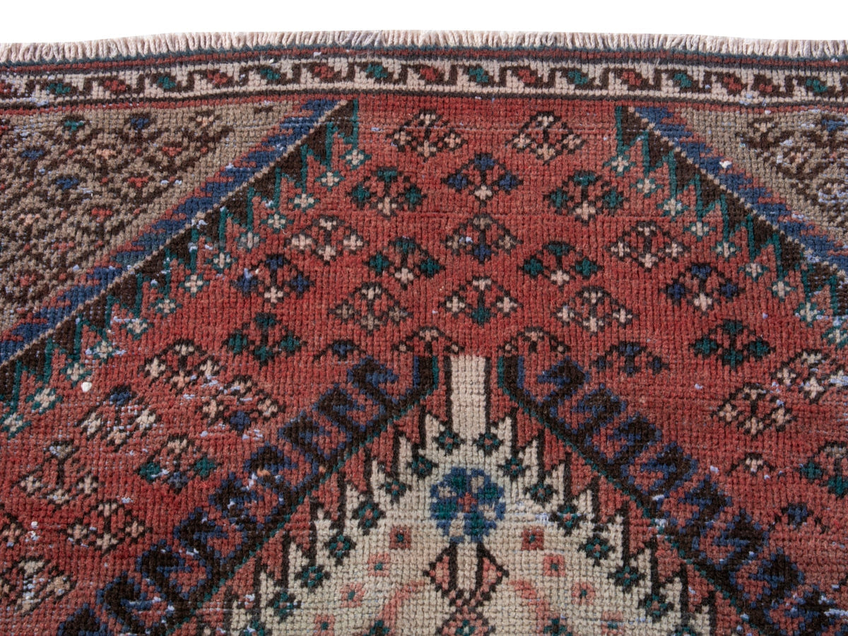 5509, Persian Bakhtiari Area Rug