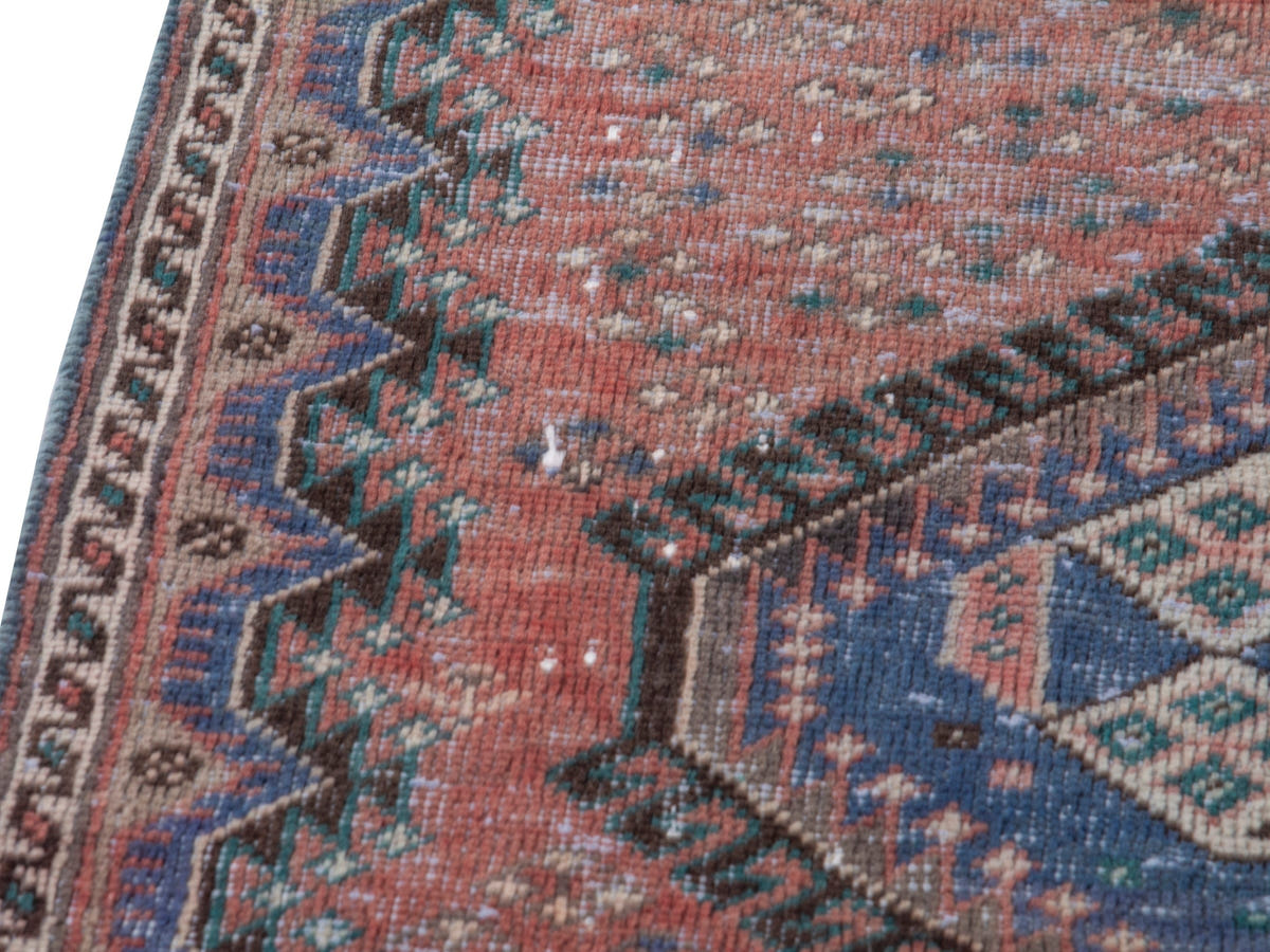 5509, Persian Bakhtiari Area Rug