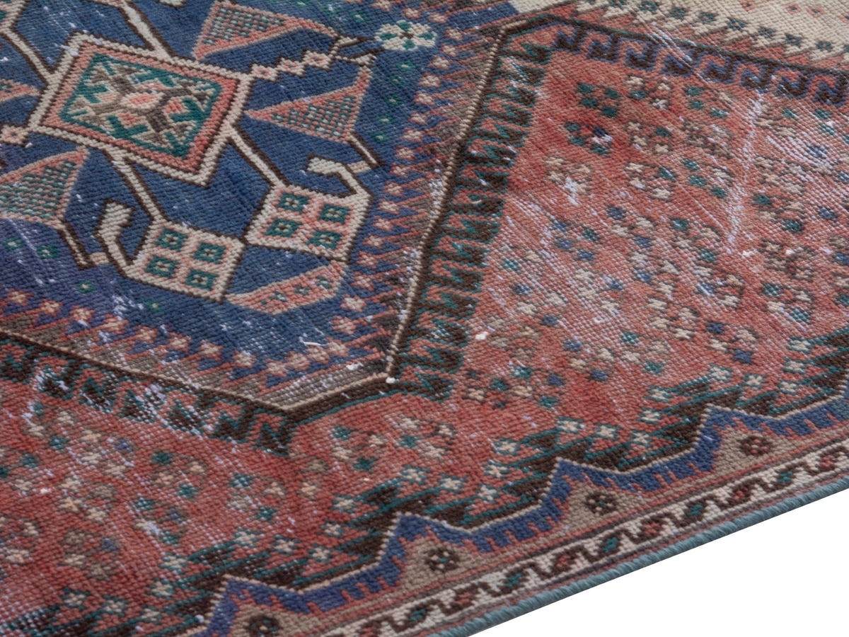 5509, Persian Bakhtiari Area Rug