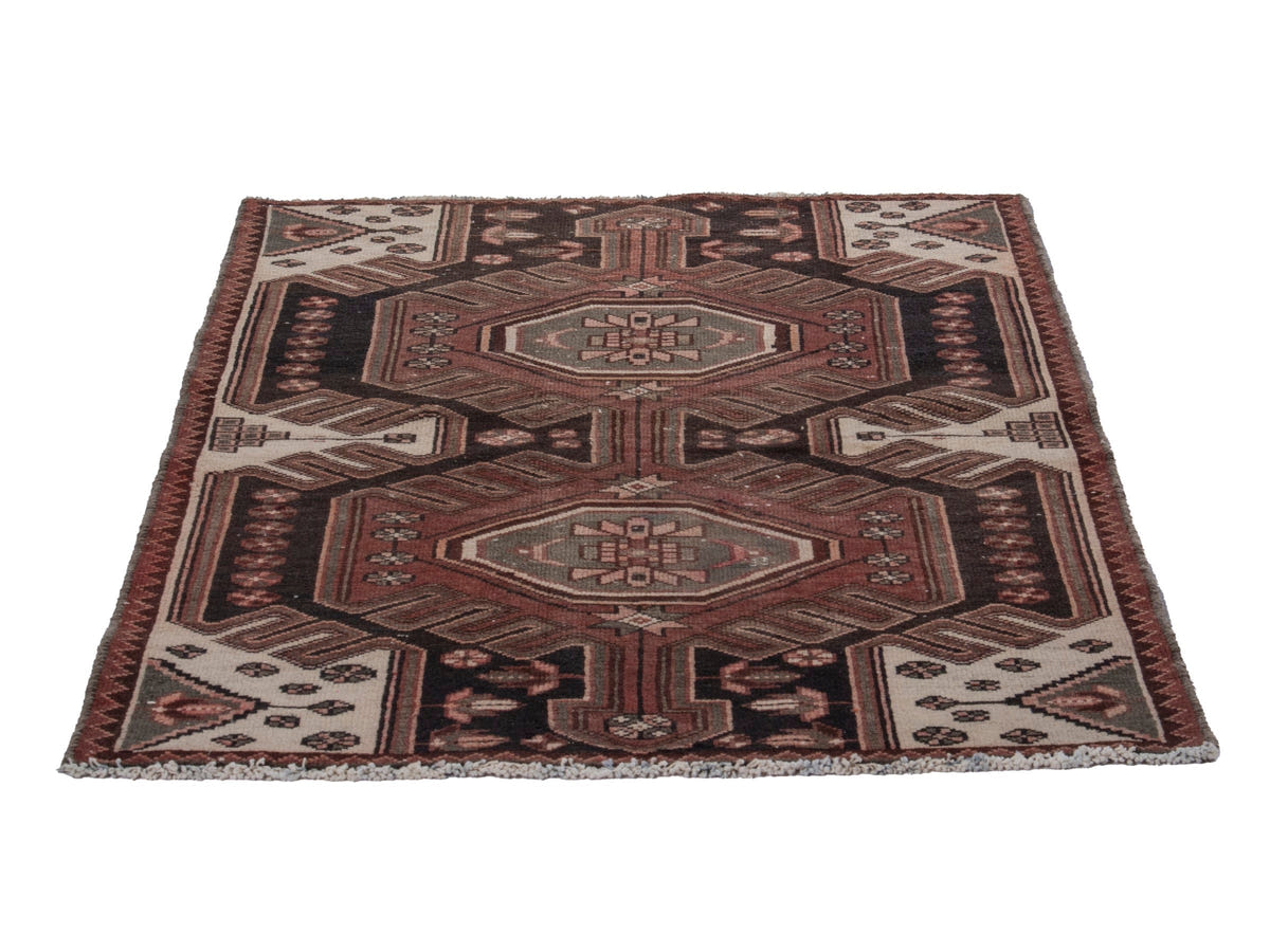 5685, Persian Saveh Area Rug