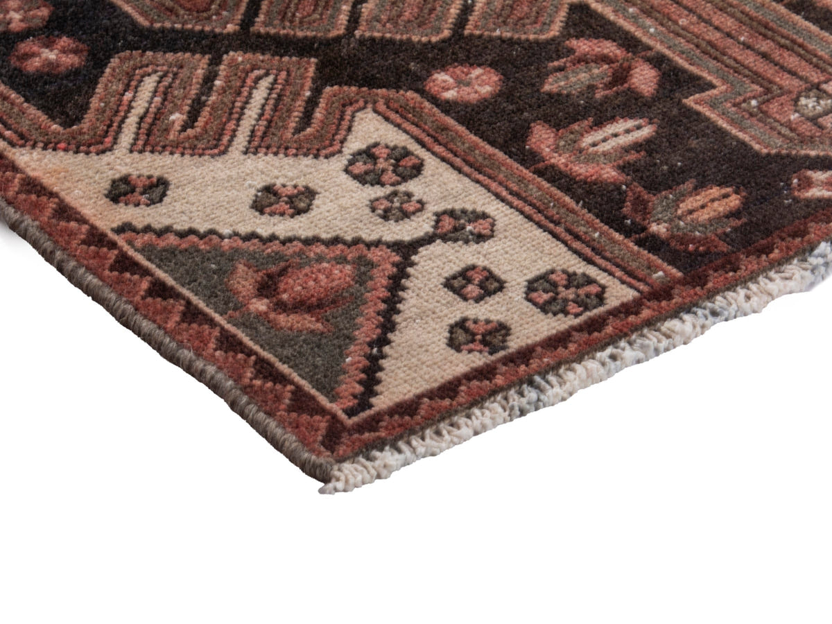 5685, Persian Saveh Area Rug
