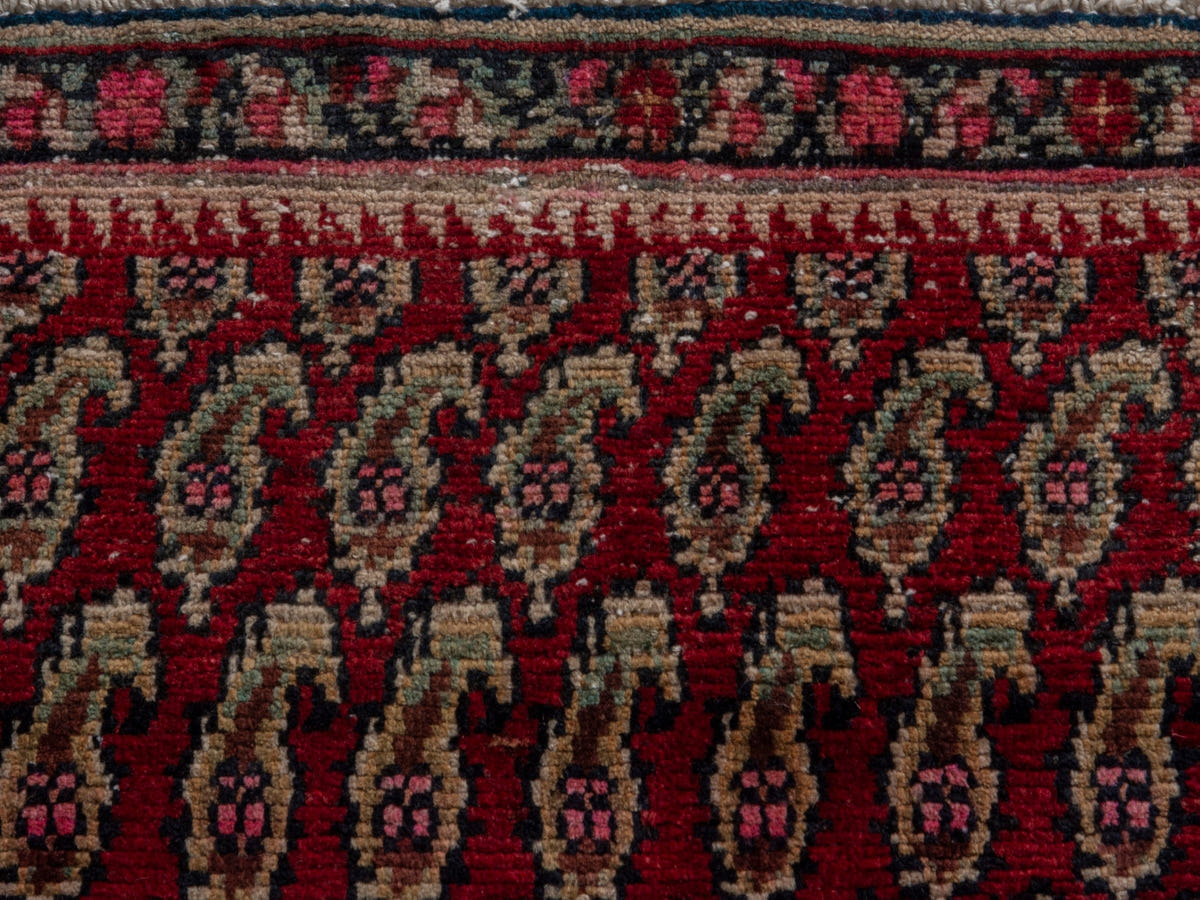 5689, Persian Sirjan Area Rug