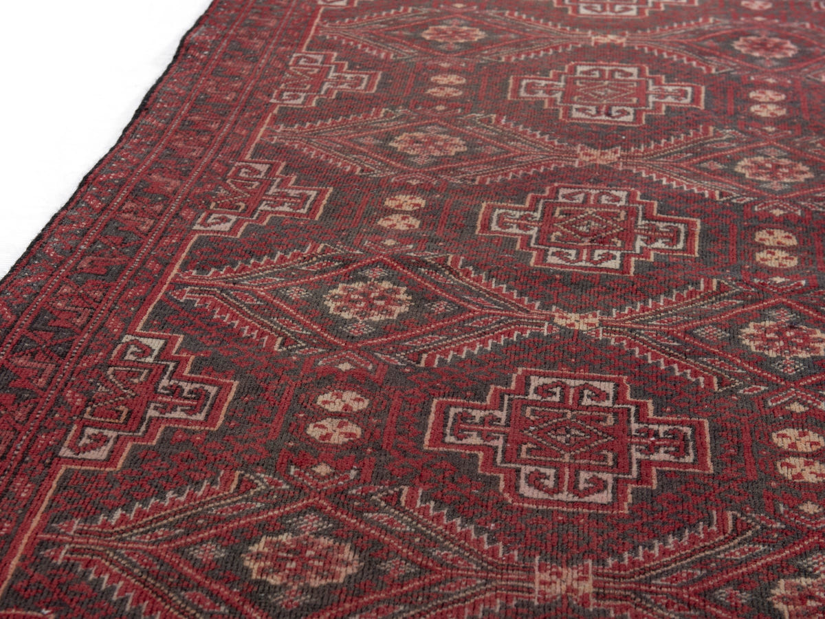 5750, Persian Baluch Area Rug