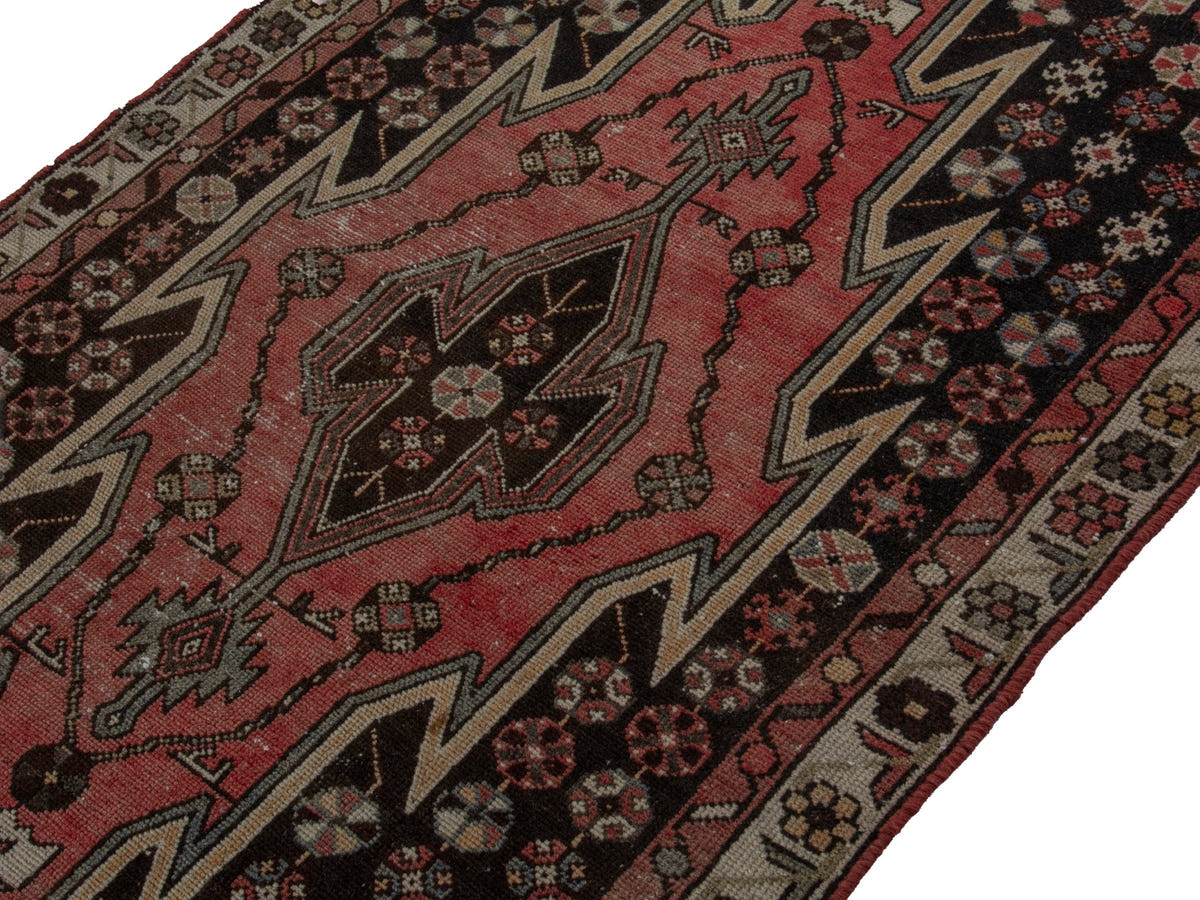 5756, Persian Saveh Area Rug
