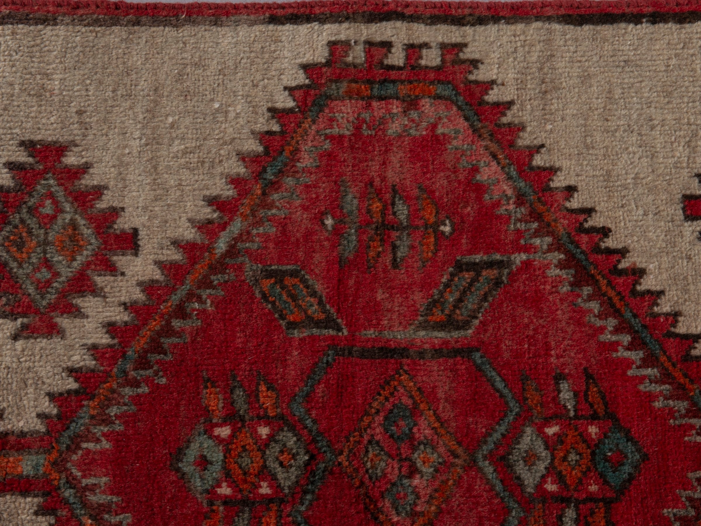 Persian Ardabil accent rug in cream and deep red, view 12 of 16