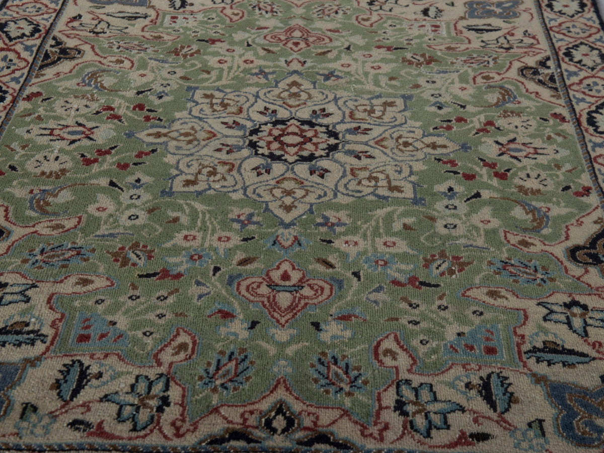5783, Persian Nain Mini Rug