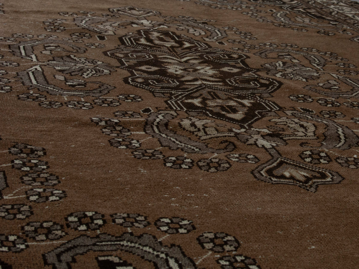 5837, Persian Ferdos Oversized Rug