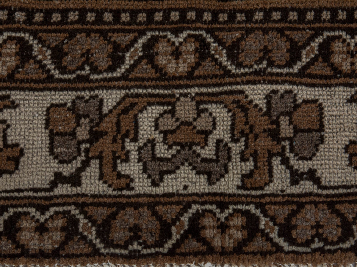 5837, Persian Ferdos Oversized Rug