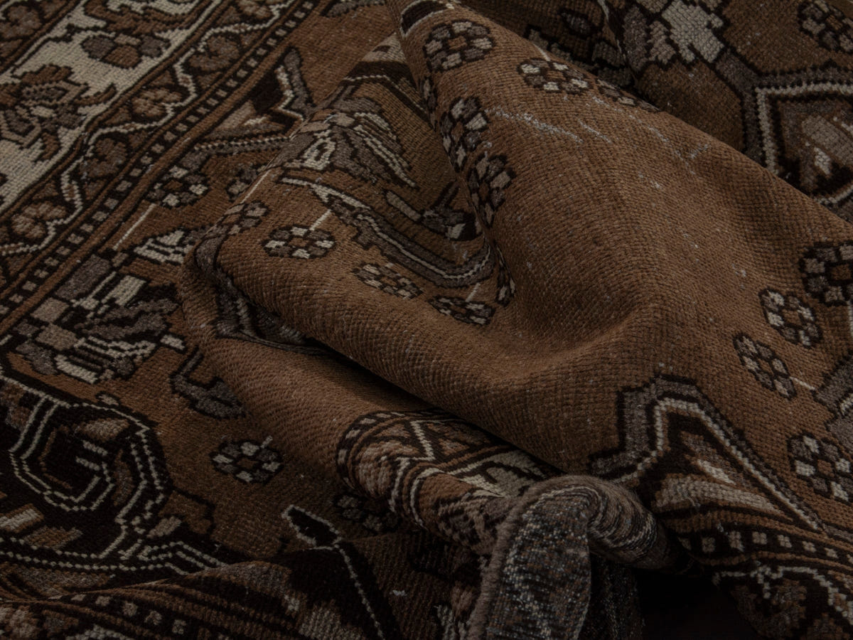 5837, Persian Ferdos Oversized Rug