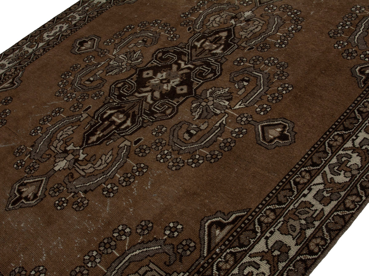 5837, Persian Ferdos Oversized Rug
