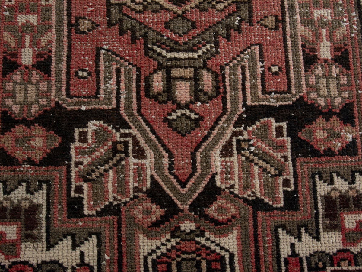5869, Persian Saveh Mini Rug